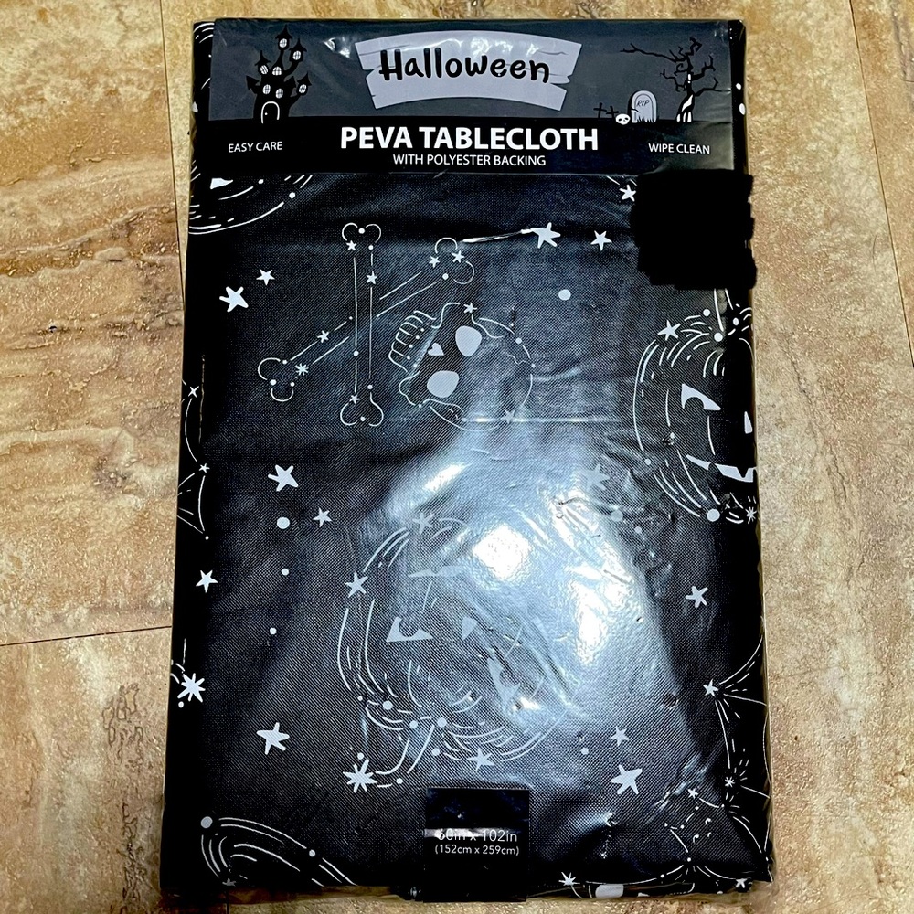 BNIP Halloween PEVA Tablecloth polyester backing Pumpkin Jack O Lantern Skulls